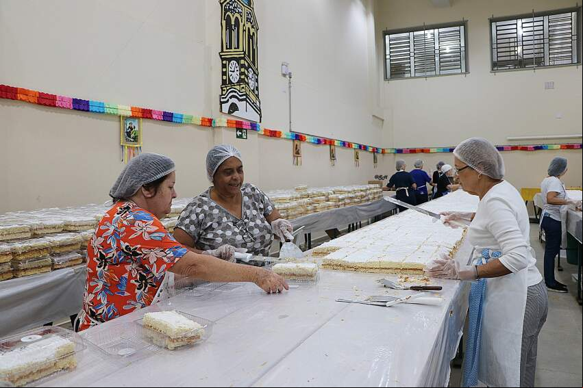 A tradicional comemoração da Paróquia Santo Antônio, nesta sexta-feira (13), terá sete missas, distribuição de pães bentos e o famoso bolo com medalhinhas.