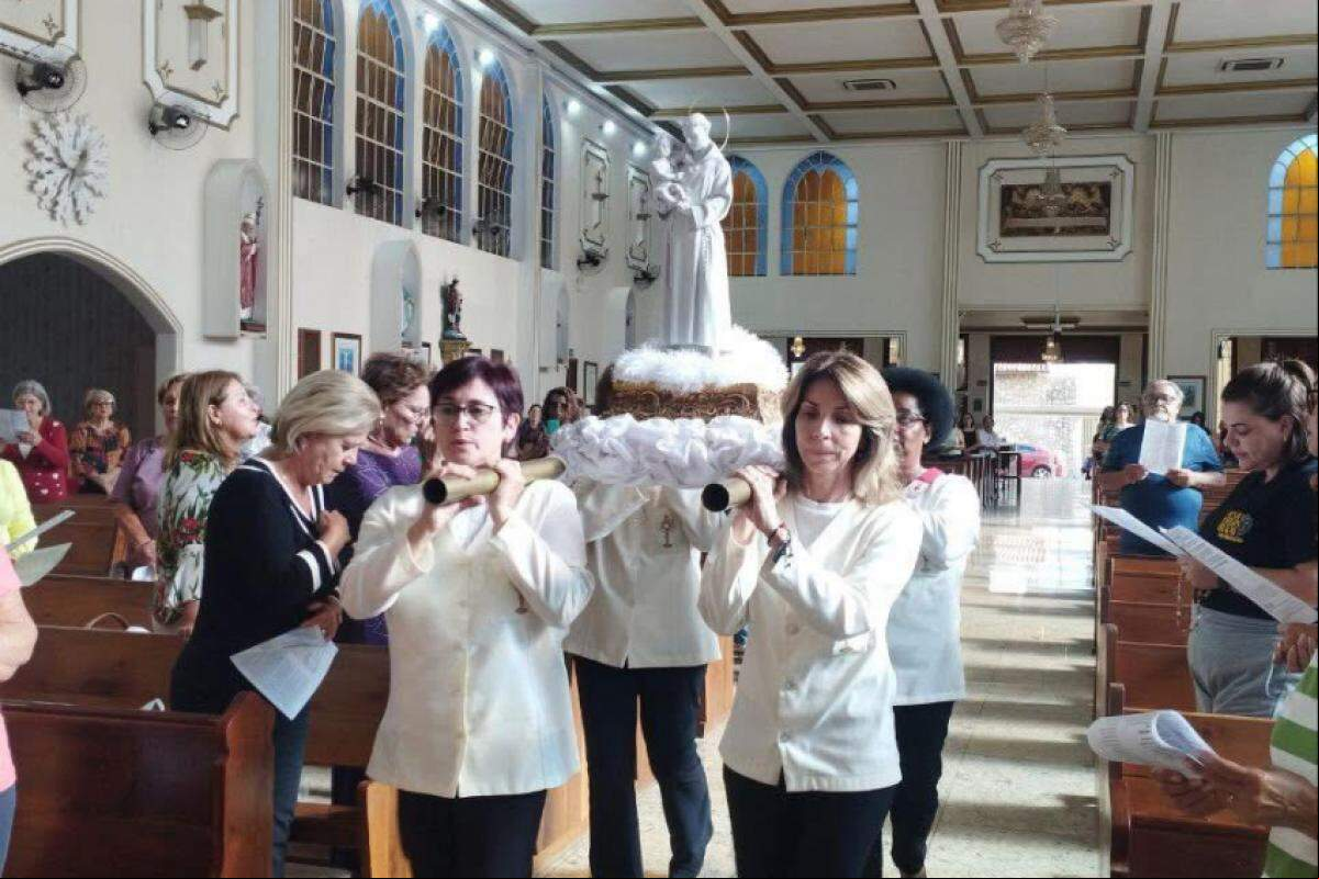Celebração no Santuário de Santo Antônio, em Franca
