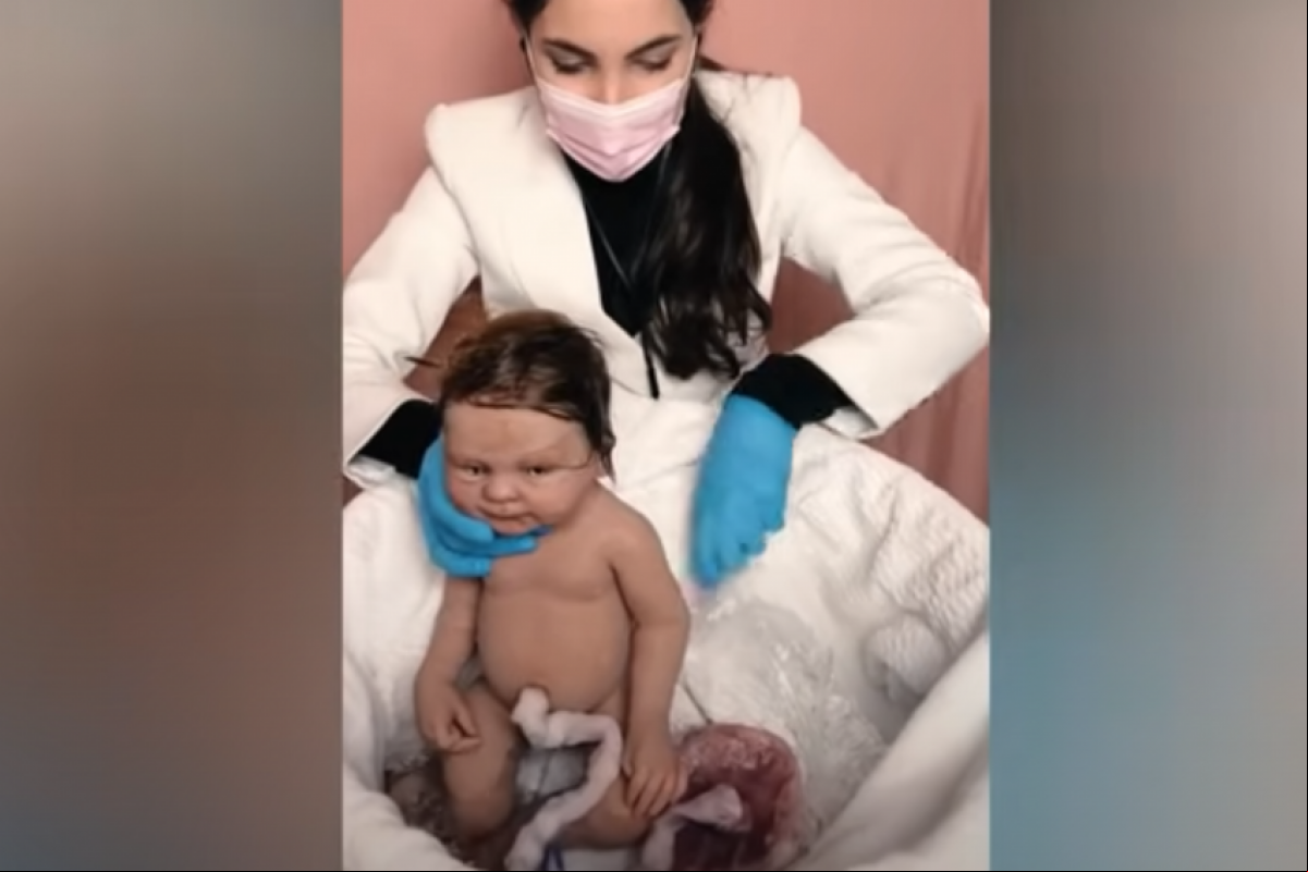 Para parte do público, a relação com os reborns tem menos a ver com estética e engajamento do que com questões profundas de saúde mental.