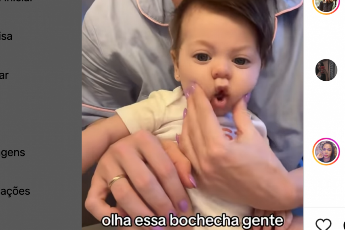 'Ela é bem molinha, muito realista. Olha só essa bebê reborn, gente! Eu amei, vocês gostaram?', diz Gabriella no vídeo.